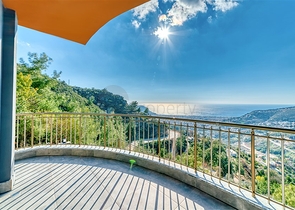 Sea view villas in the central area of Alanya