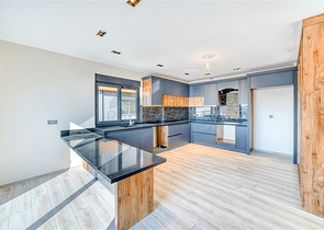 Sea view villas in the central area of Alanya