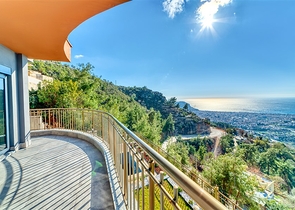 Sea view villas in the central area of Alanya