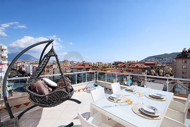 Penthouse with panoramic view in the heart of Alanya