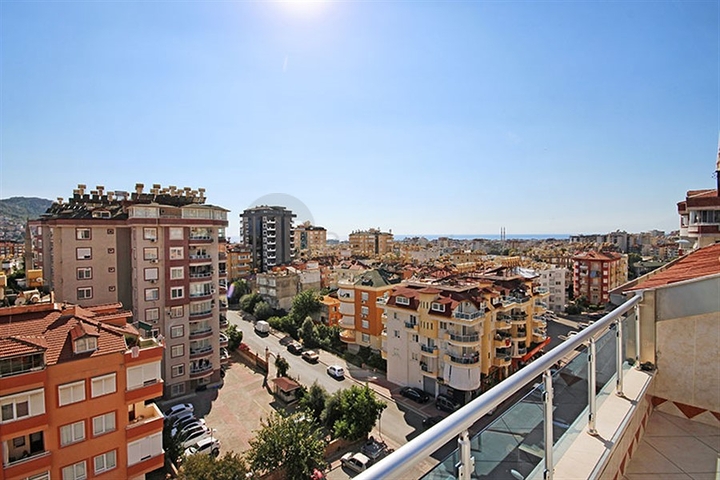 Penthouse with panoramic view in the heart of Alanya