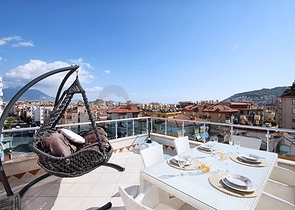 Penthouse with panoramic view in the heart of Alanya
