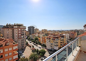 Penthouse with panoramic view in the heart of Alanya
