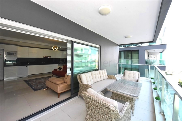 2+1 apartment in a respectable complex 50 meters from the beach in Kargicak district 