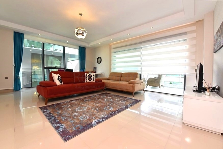 2+1 apartment in a respectable complex 50 meters from the beach in Kargicak district 