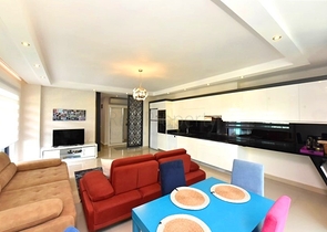 2+1 apartment in a respectable complex 50 meters from the beach in Kargicak district 