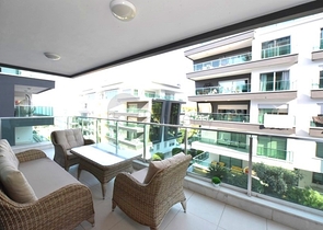 2+1 apartment in a respectable complex 50 meters from the beach in Kargicak district 