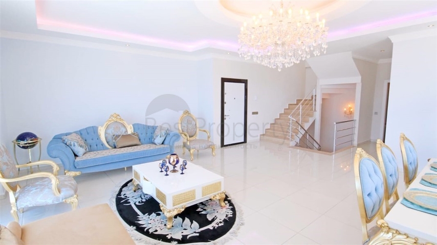 5+1 penthouse in Mahmutlar district 