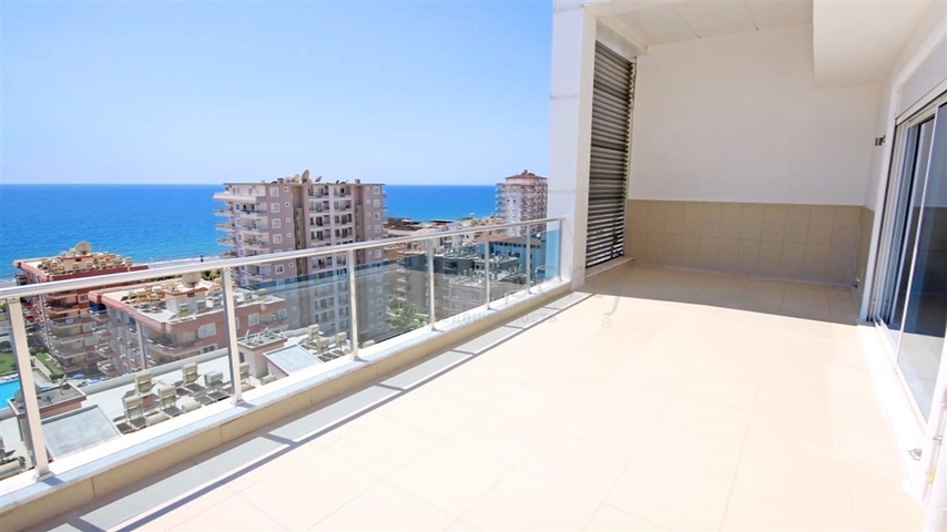 5+1 penthouse in Mahmutlar district 