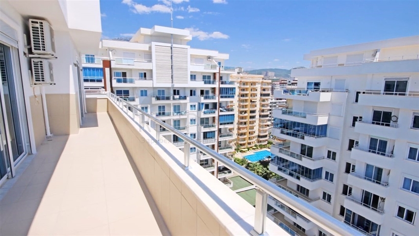 5+1 penthouse in Mahmutlar district 