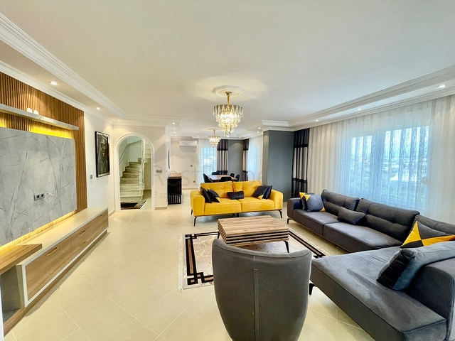 Spacious 3+1 penthouse in Avsallar district