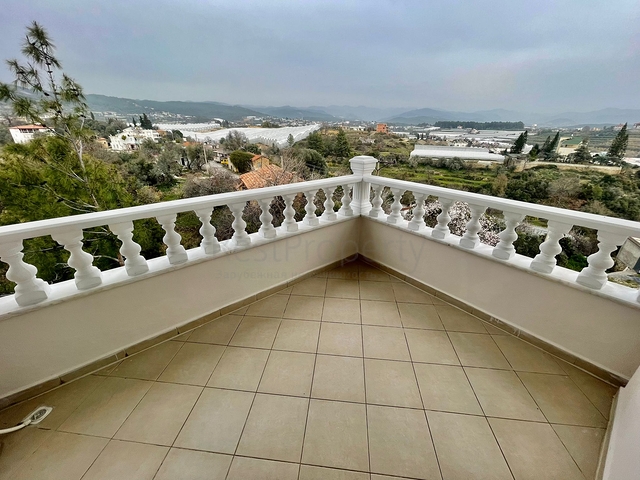 Spacious 3+1 penthouse in Avsallar district