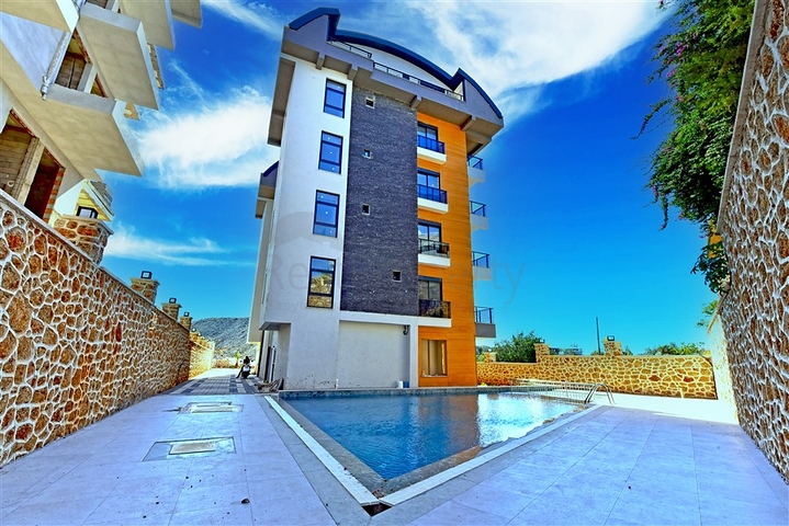 A club-type complex under construction in the Oba area