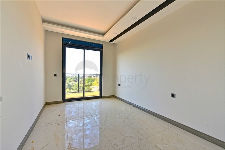 A club-type complex under construction in the Oba area