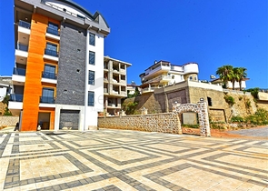 A club-type complex under construction in the Oba area