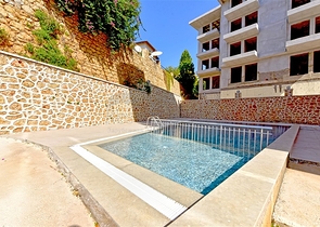 A club-type complex under construction in the Oba area