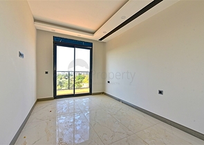 A club-type complex under construction in the Oba area