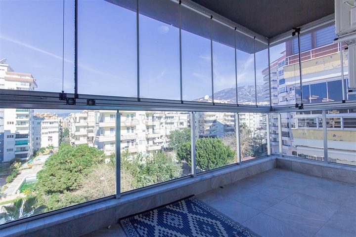 Spacious penthouse on the Mediterranean coast