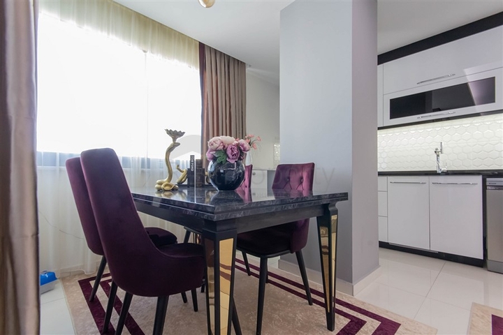 Spacious penthouse on the Mediterranean coast