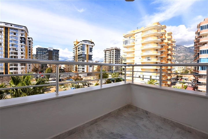 3+1 apartment in Mahmutlar district