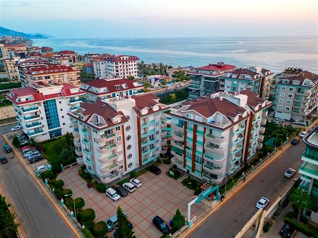 2+1 apartment 50 m from the sea in Kestel area 