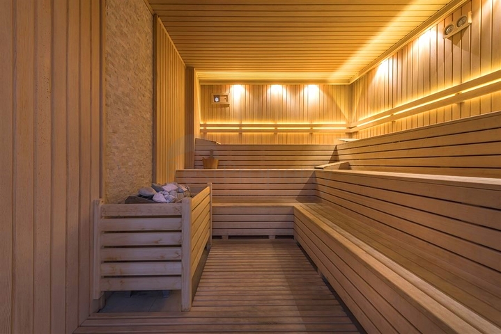 2+1 apartment 50 m from the sea in Kestel area 