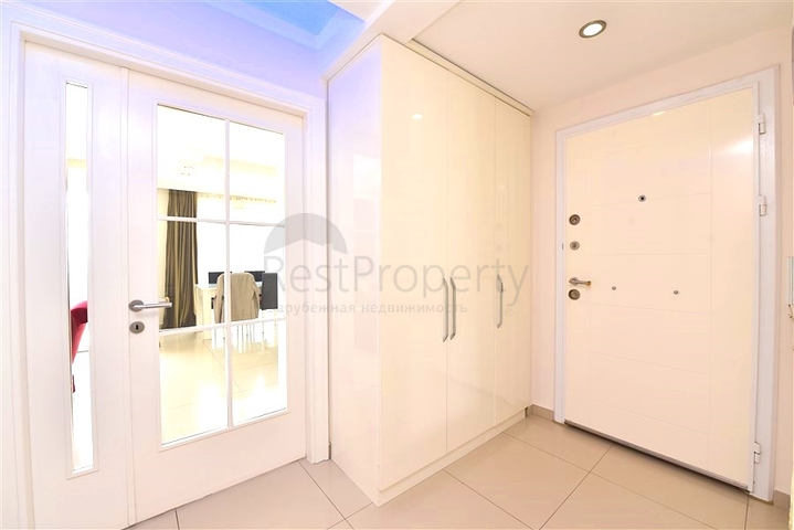 2+1 apartment 50 m from the sea in Kestel area 