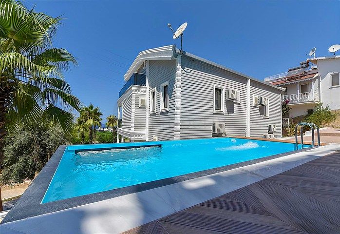 Furnished 3+1 villa in Kargicak