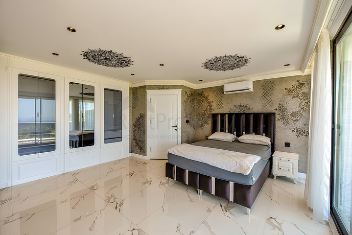 Furnished 3+1 villa in Kargicak