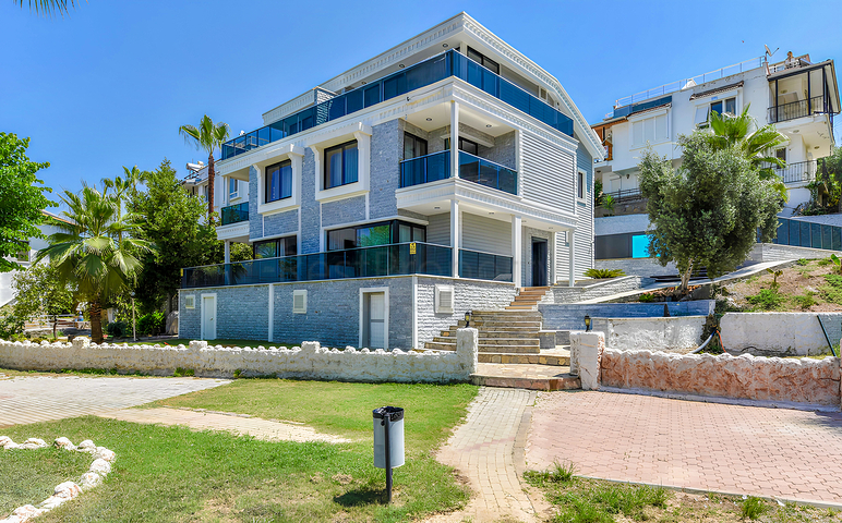 Furnished 3+1 villa in Kargicak