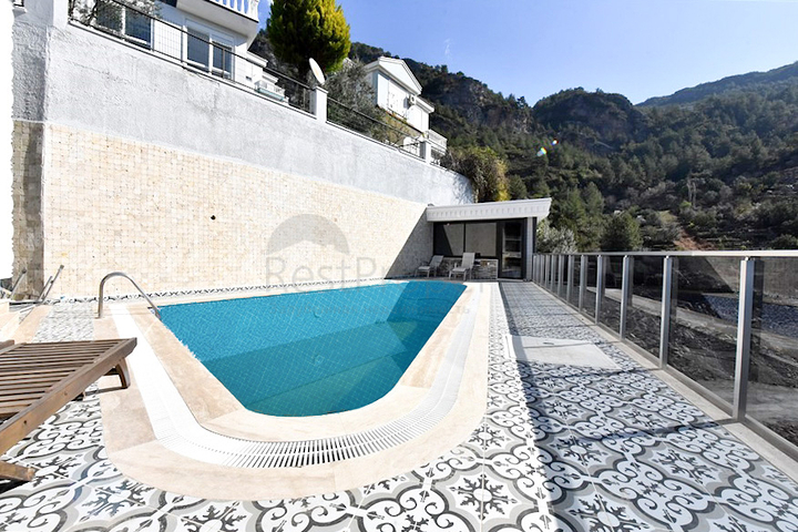 3+1 villa in the center of Alanya