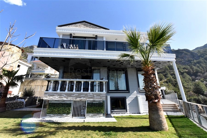 3+1 villa in the center of Alanya