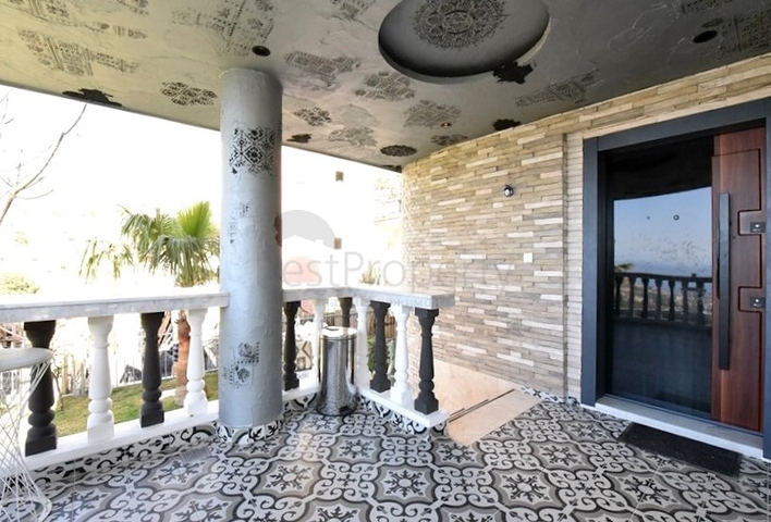 3+1 villa in the center of Alanya