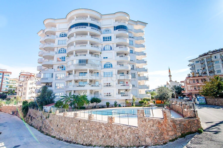 Bright and spacious apartment in the European area of Tosmur