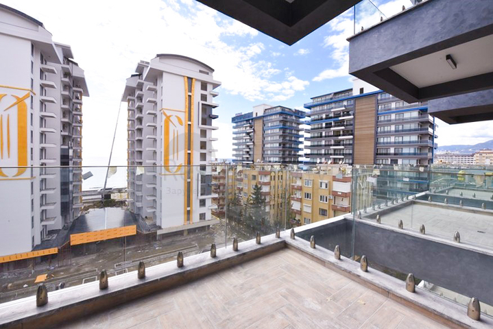 1+1 apartment on the first coastline in Mahmutlar