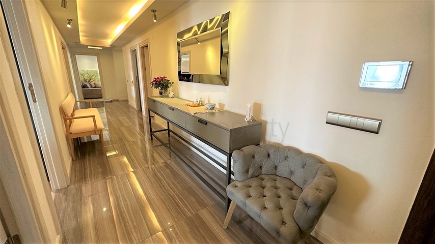 Spacious apartment with designer renovation