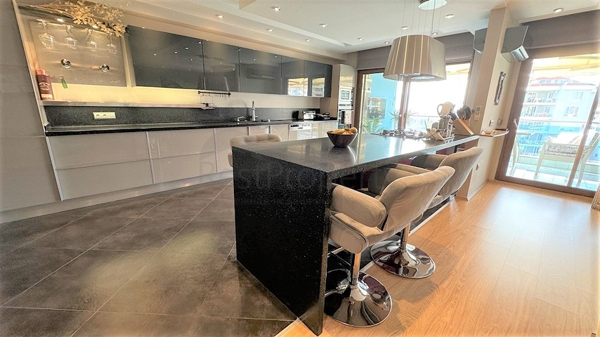 Spacious apartment with designer renovation