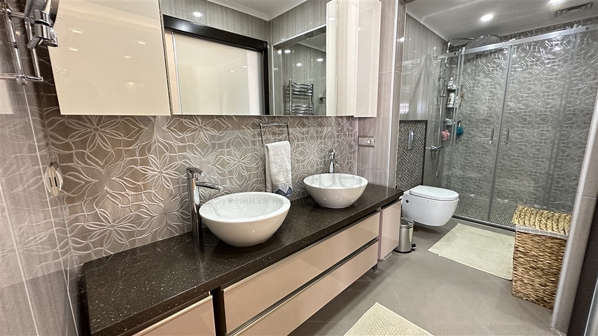 Spacious apartment with designer renovation