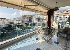 Spacious apartment with designer renovation