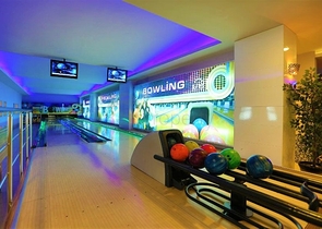 Spacious apartment with designer renovation