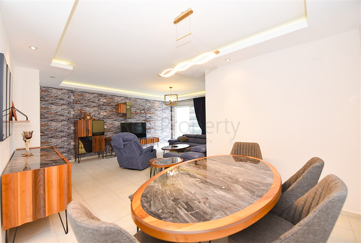 Spacious 4+1 apartment in Avsallar district