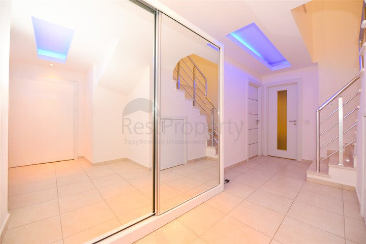 Spacious 4+1 apartment in Avsallar district