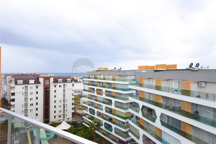 Spacious 4+1 apartment in Avsallar district