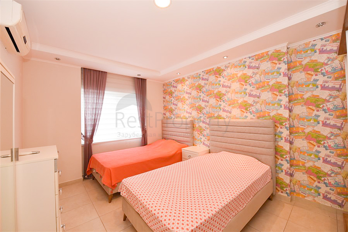 Spacious 4+1 apartment in Avsallar district