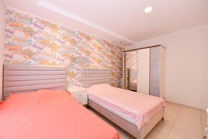 Spacious 4+1 apartment in Avsallar district