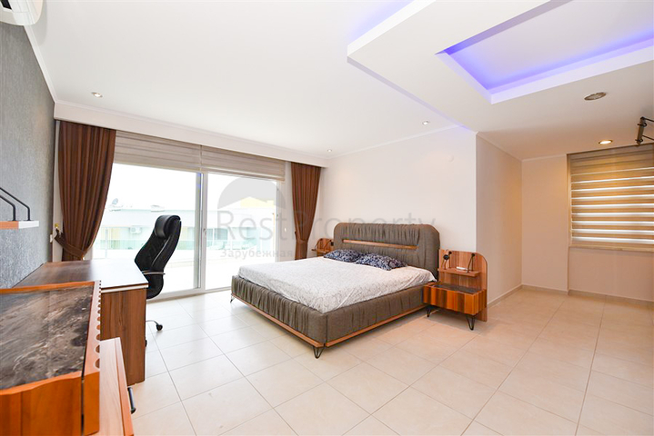 Spacious 4+1 apartment in Avsallar district