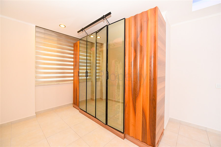 Spacious 4+1 apartment in Avsallar district