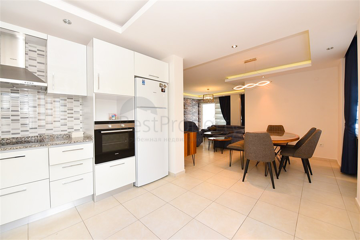 Spacious 4+1 apartment in Avsallar district