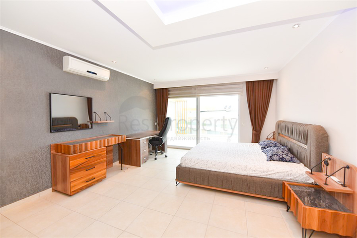 Spacious 4+1 apartment in Avsallar district