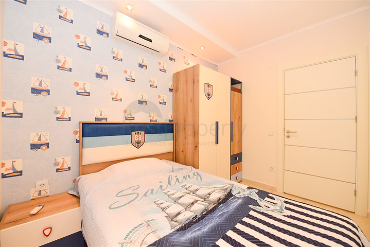 Spacious 4+1 apartment in Avsallar district